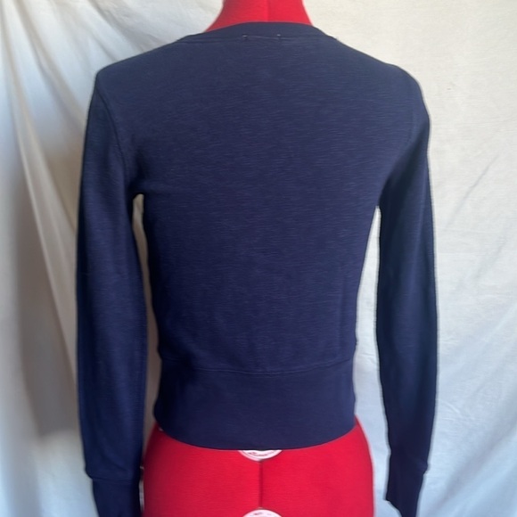 XS132 Gap crewneck long sleeve - Picture 5 of 9